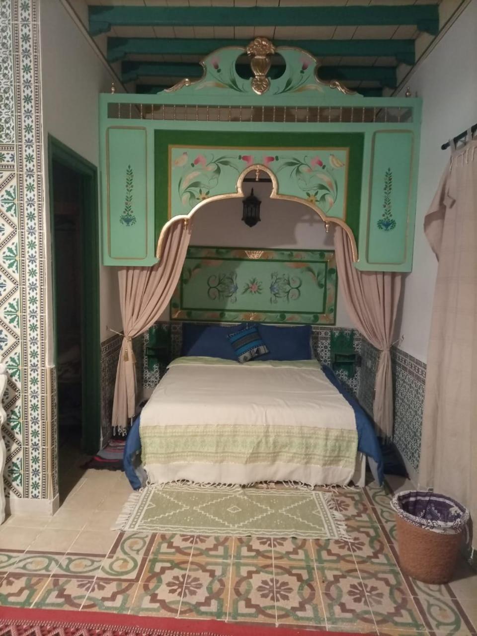 Dar Baaziz 3 *
